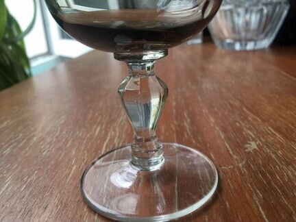 Рюмки, дымчатый тонкий хрусталь