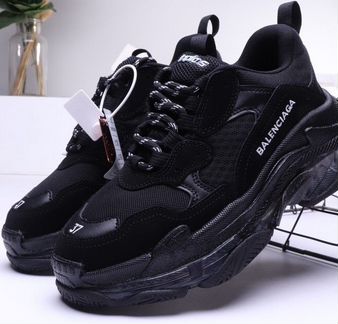 Кроссовки balenciaga triple-s sneaker tess s.gomma