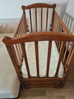 Кровать с ящиком и маятником, матрасик, комод с пе