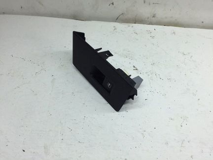 Кнопка стеклоподъёмника задняя правая Volkswagen