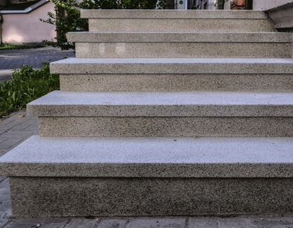 Ступени из гранита