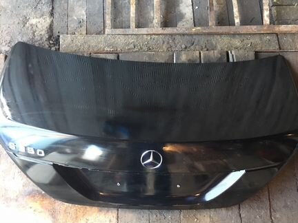 Подам на мерседес S221крышка багажника