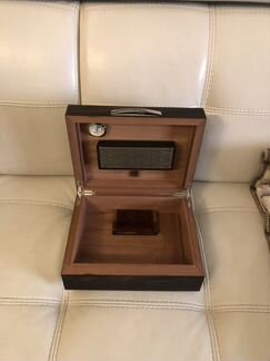 Новый Хьюмидор фирмы Dunhill White Spot