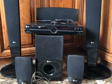 Домашний кинотеатр LG, 5 колонок и сабвуфер