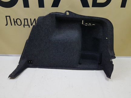 Обшивка багажника правая Skoda Rapid 1