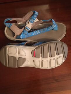 Босоножки adidas 35-36 разм новые