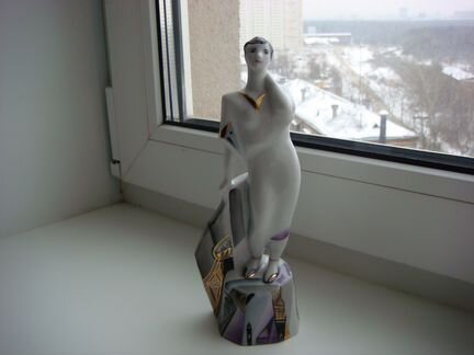 Фарфоровая статуэтка Белая ночь Э. Еропкина 2009 г
