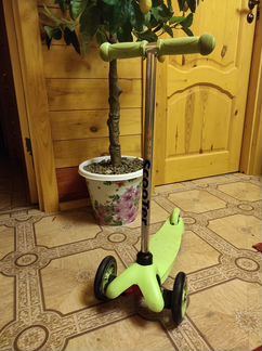 1 / 2 Самокат трехколёсный 21st Scooter