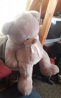 Огромный плюшевый медведь