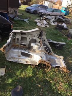 Крыло заднее левое Mitsubishi Carisma DA 95-98г