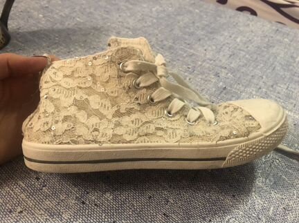 Кеды с гипюром