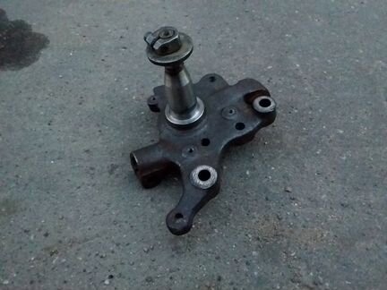 Кулак поворотный передний левый Мерседес W124