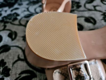 Новые кожаные босоножки туфли р. 41