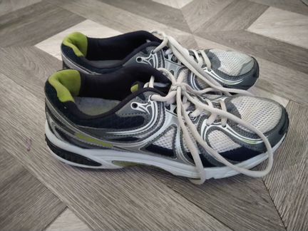 Кроссовки р. 37