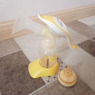 Молокоотсос Medela ручной