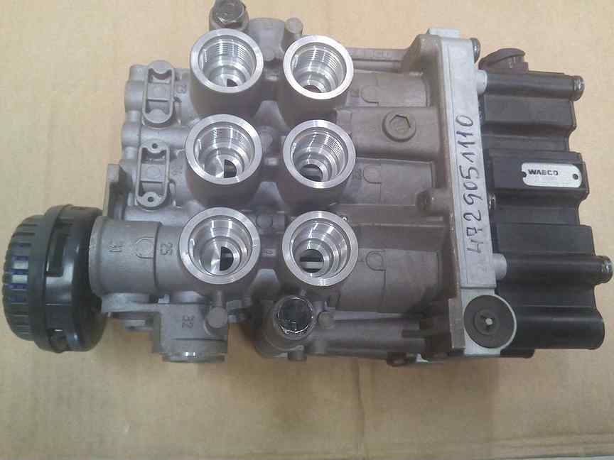 Ман тга клапана. Клапан электромагнитный ECAS 4729051110 WABCO. 4729051110 WABCO. Клапан ECAS man TGA. Клапан ABS WABCO man TGA.
