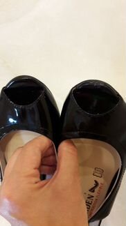 Босоножки на танкетке (р.36)