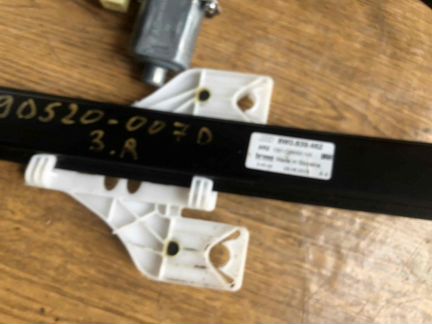 Стеклоподъемник задний правый Audi A4