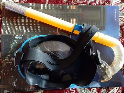 Подводная маска с трубкой