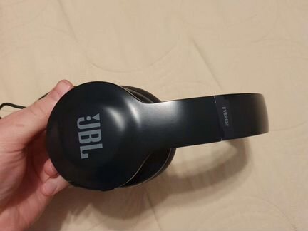Беспроводные наушники JBL Everest 700