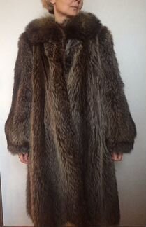 Шуба из енота. 44-46 р