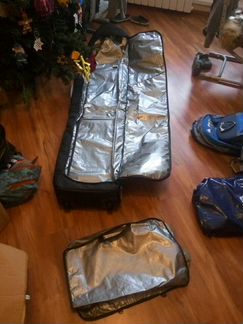 Чехол на колесах Dakine Low Roller