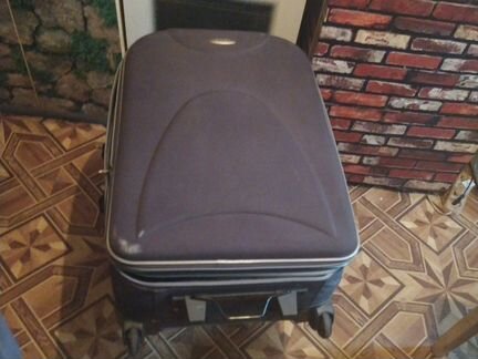 Чемодан на колесах