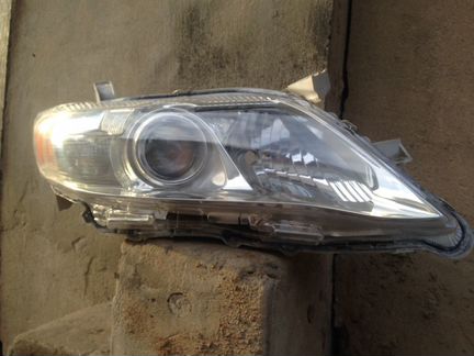 Toyota Camry 40 фара ксенон правая с 09