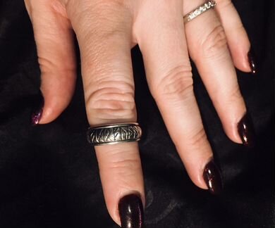 Серебряное кольцо с рунами