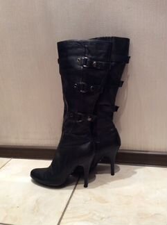 Демисезонные черные кожаные сапоги