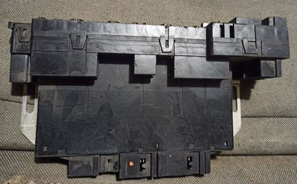 SAM блок Mercedes w220 05045123