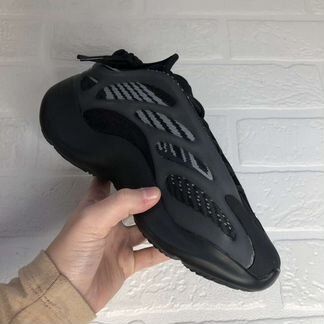 Кроссовки Adidas Yeezy Boost 700