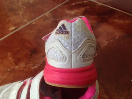 Кроссовки adidas