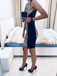 Вечерне-офисное мини платье с открытой спиной