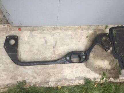 Траверса передней панели V6 8D0805851 Audi A4 b5