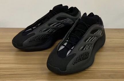 Yeezy 700 alvah