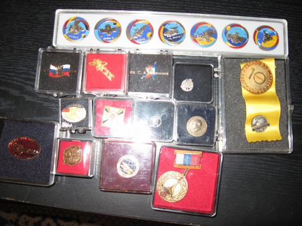 Медали и памятные значки