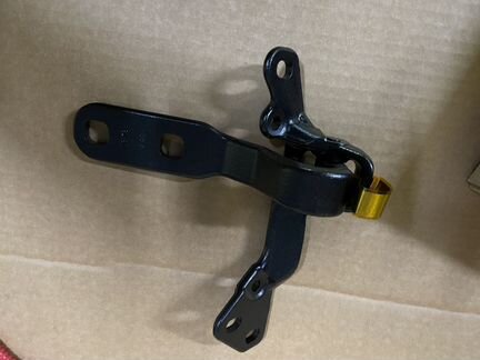 Петля верхней багажной двери 41007202863 BMW