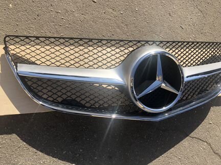 Mercedes 207 rest решетка радиатора AMG