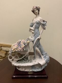 Статуэтка Flowers for sale, Giuseppe Armani (Flor