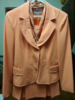 Женский костюм