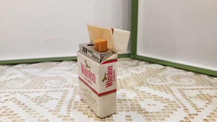 Зажигалка Winston редкая в форме пачки сигарет