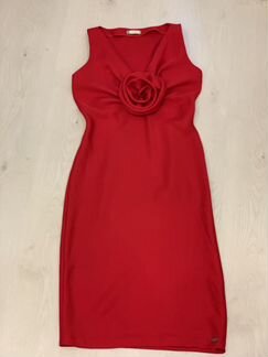 Красивое вечернее платье. Цвет - классический крас