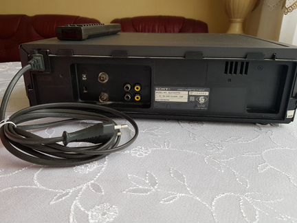 Видеомагнитофон Sony SLV-XA37