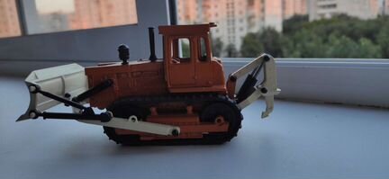 Модель трактора Т-2