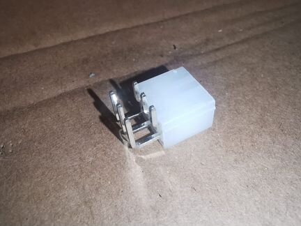 Разъём питания 6-pin на хеш-плату