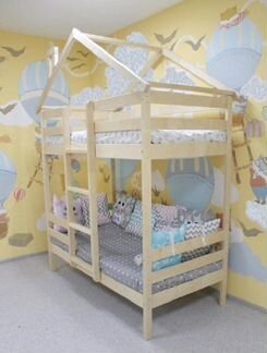 Двухъярусная кровать-домик
